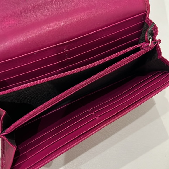 Authentic Gucci wallet - Picture 5 of 16